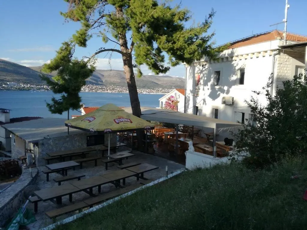 Apartment In Okrug Donji With Sea View, Terrace, Air Conditioning, Wifi 5136-1 Donji Okrug  Croatia