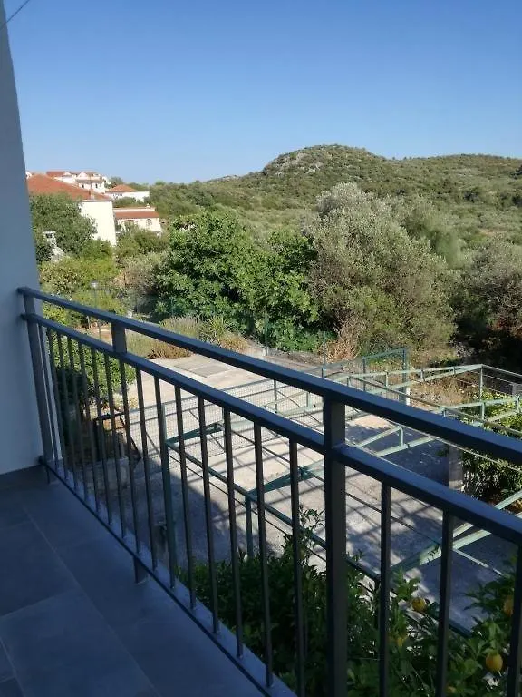 Apartment In Okrug Donji With Sea View, Terrace, Air Conditioning, Wifi 5136-1 Donji Okrug  Croatia