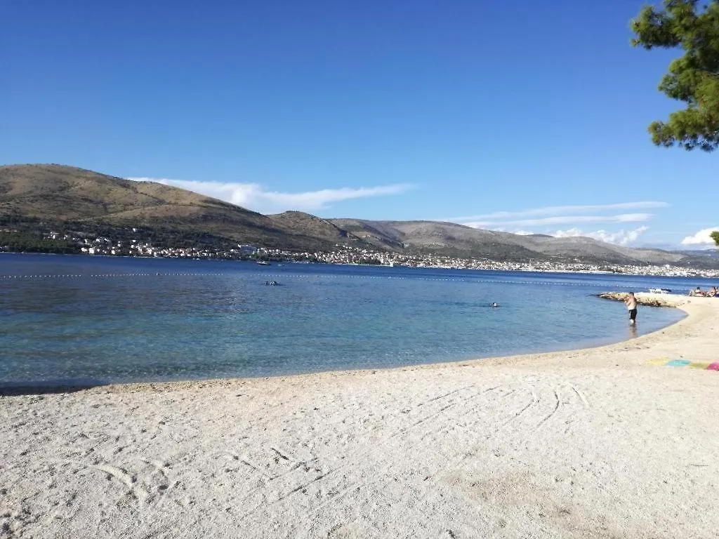 Apartment In Okrug Donji With Sea View, Terrace, Air Conditioning, Wifi 5136-1 Donji Okrug   Donji Okrug (Ciovo)