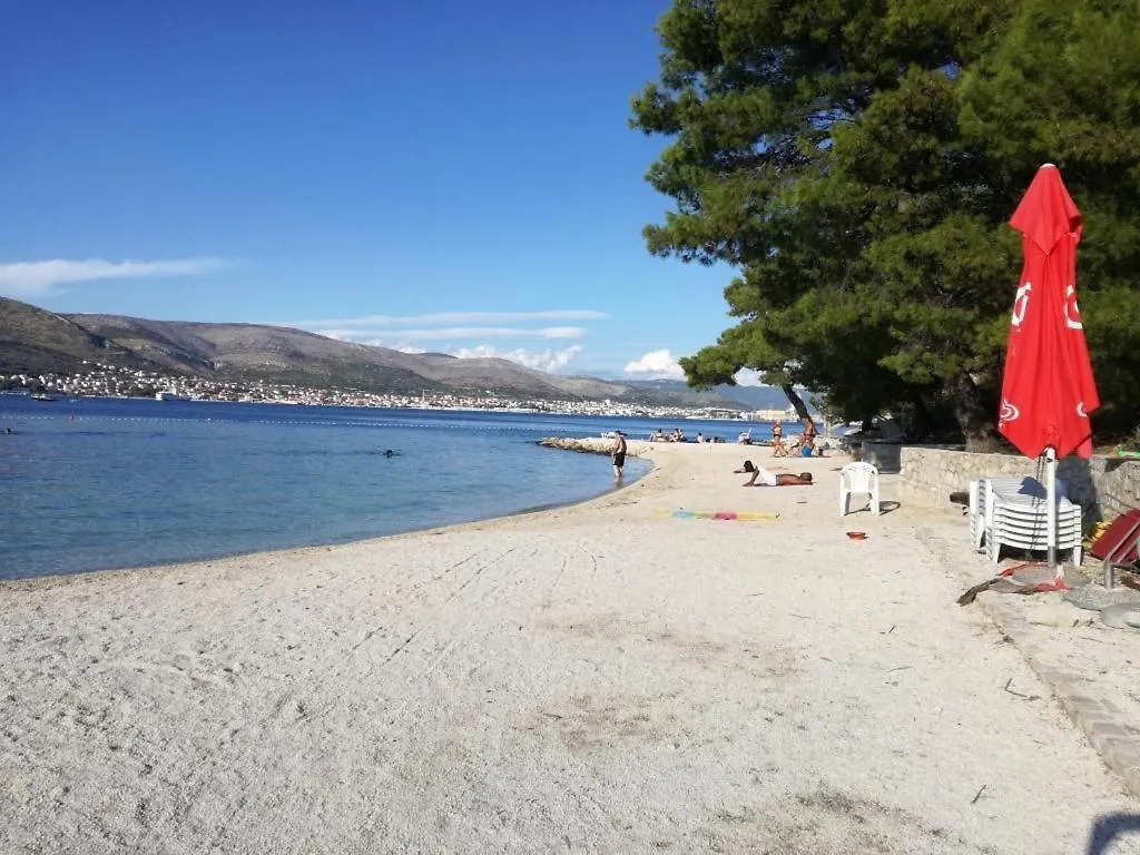 Apartment In Okrug Donji With Sea View, Terrace, Air Conditioning, Wifi 5136-1 Donji Okrug  Donji Okrug (Ciovo)