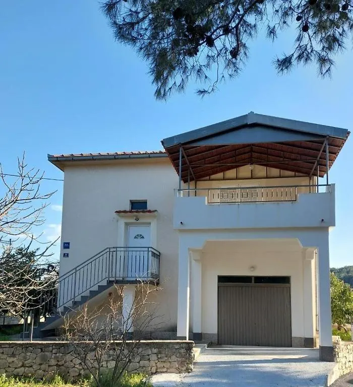 Apartment In Okrug Donji With Sea View, Terrace, Air Conditioning, Wifi 5136-1 Donji Okrug