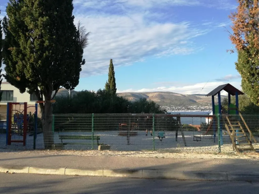 Apartment In Okrug Donji With Sea View, Terrace, Air Conditioning, Wifi 5136-1 Donji Okrug  0*, Donji Okrug (Ciovo)